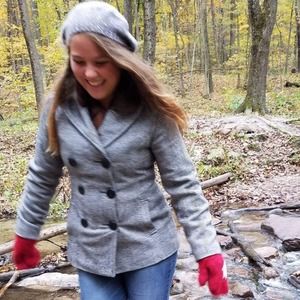 Meet your Posher, Laura